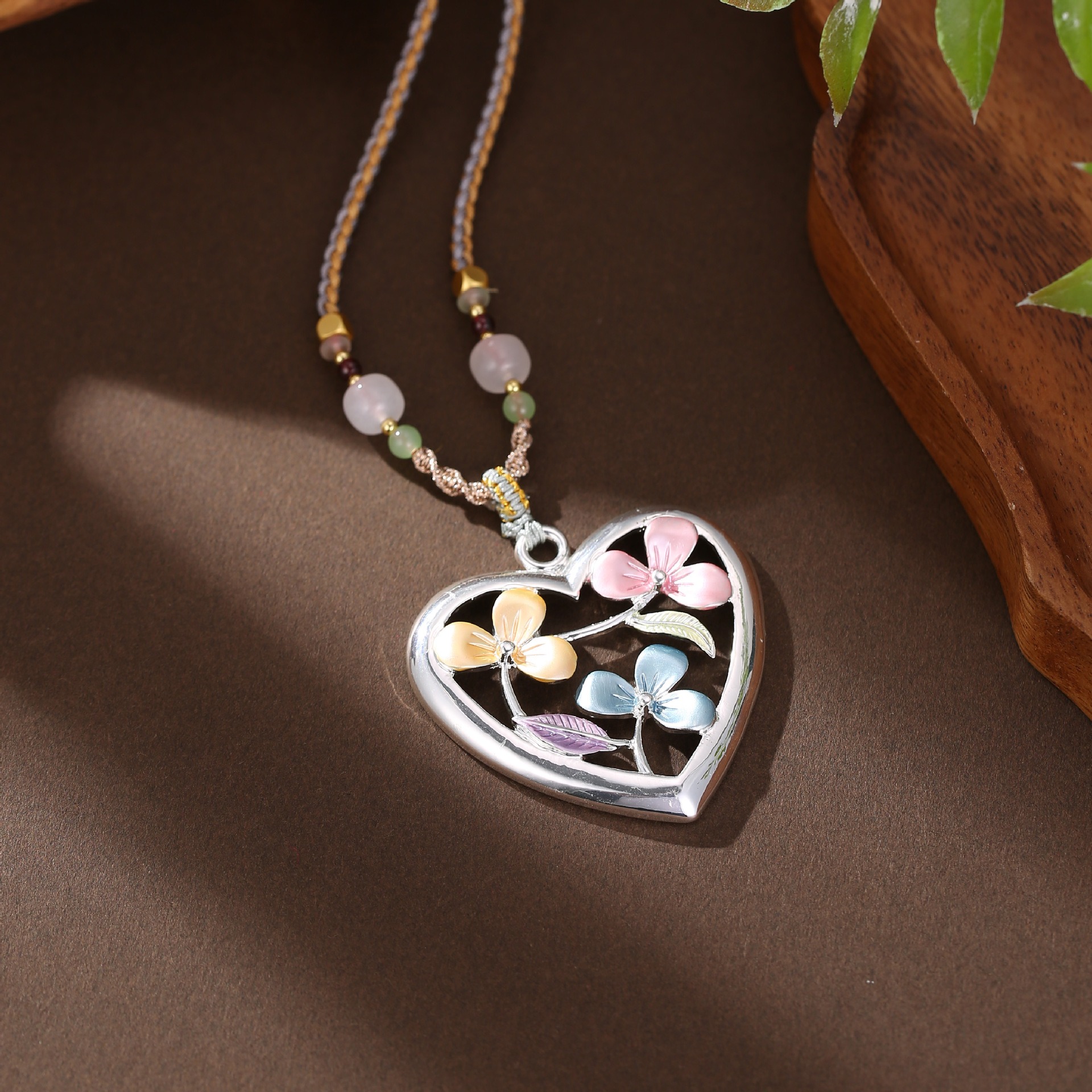 heart - shaped pendant necklace