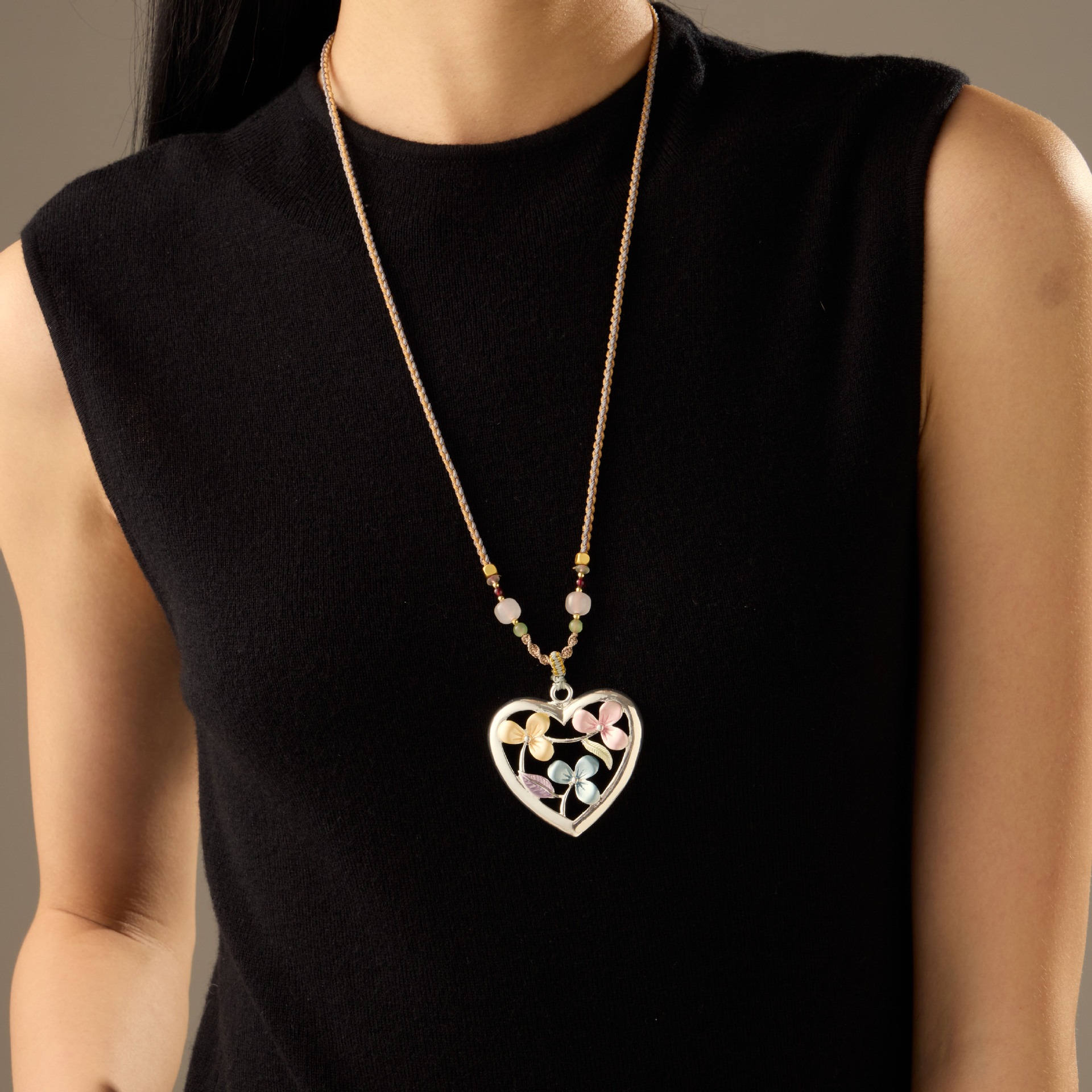 heart - shaped pendant necklace